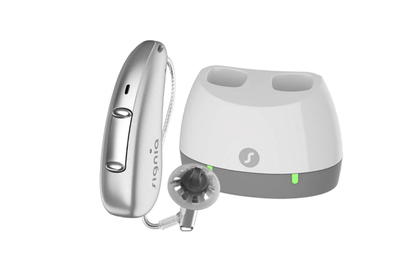 Signia CROS Pure Charge&Go AX RIC cihazı ve şarj cihazı